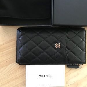 BNWT’s 2018 authentic chanel flat wallet pouch